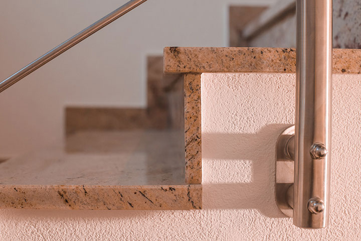 Innenstiege in SHIVAKASHI,
polierte Oberfläche