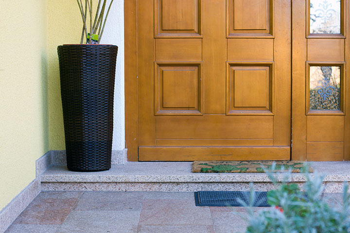 Außenstiege in GOLDEN LEAF,
geflammte Oberfläche