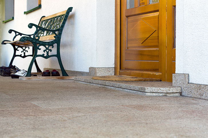 Terasse in GOLDEN LEAF,
geflammte Oberfläche